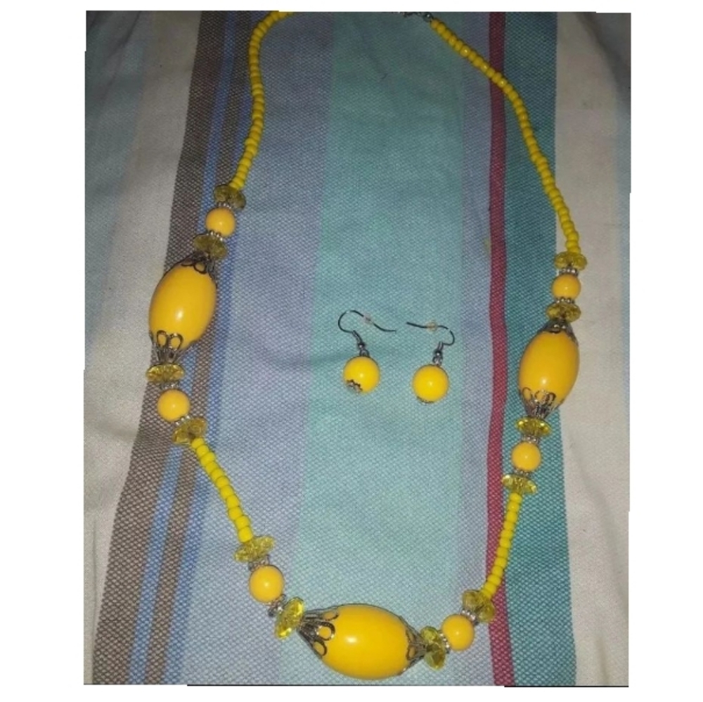 Necklace earring set